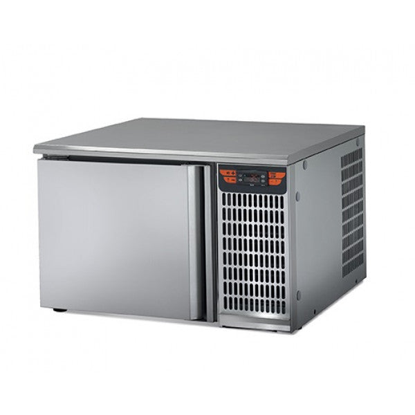 Attila Abbattitore 3xgn2/3 Lt.30 +3 C/-40 C Mm.660x640x420 W.330 V.220