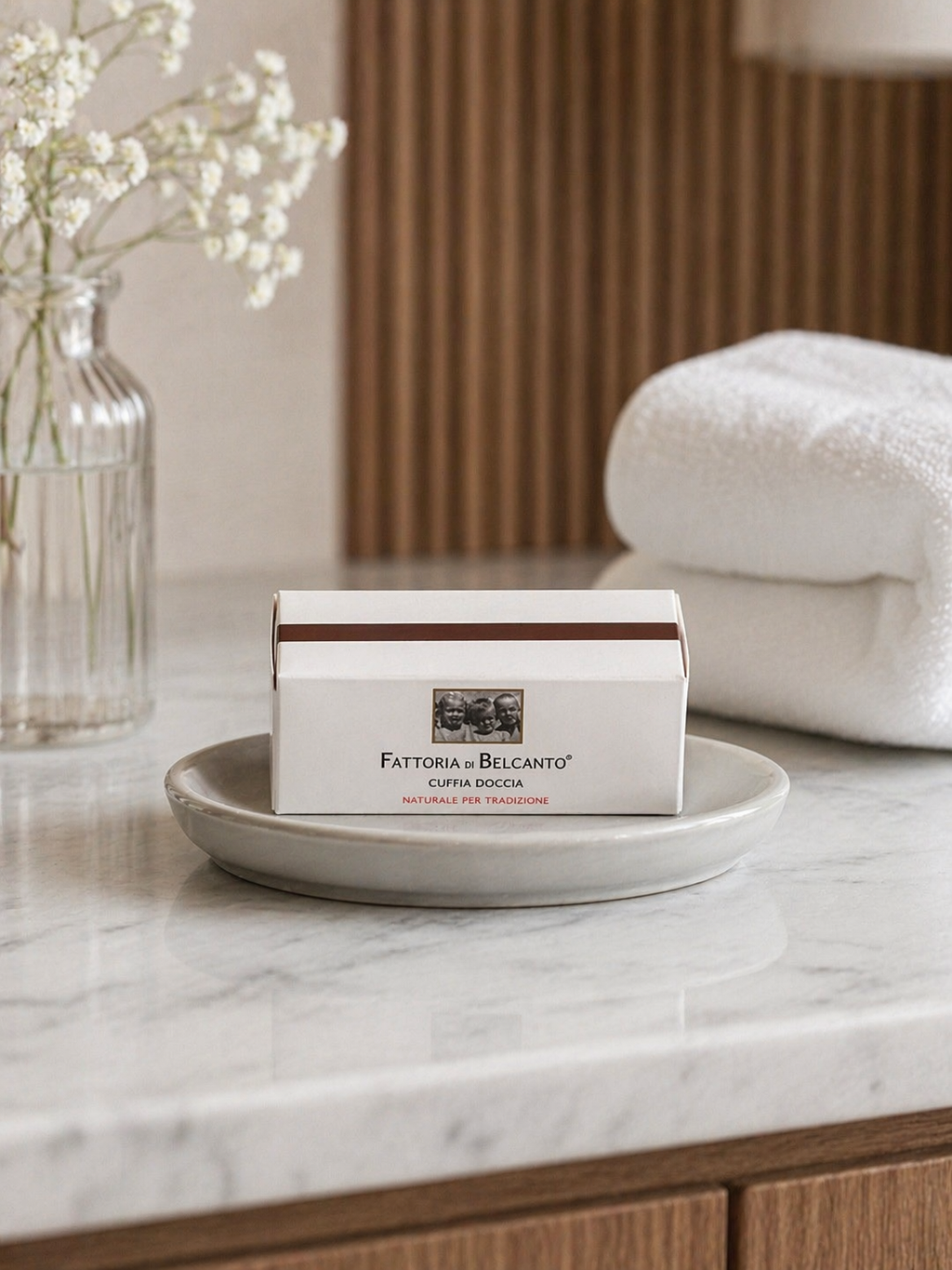 Linea Cortesia B&B – Cuffia Doccia Biancospino | Fattoria di Belcanto®

Confezione da 20 cuffie doccia