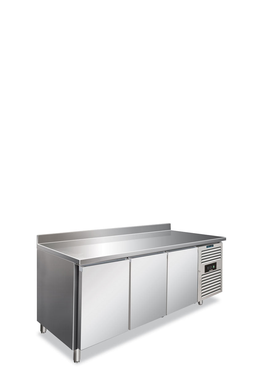 Tavolo refrigerato tre ante ventilato con alzatina, bassa temperatura SNACK 3200 BTF CON ALZATINA